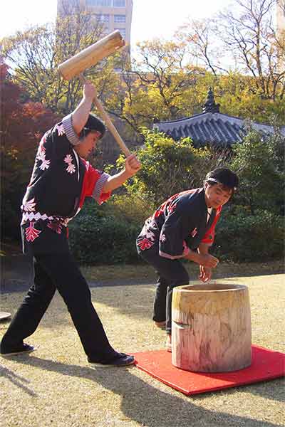 お正月やおめでたいイベントにおすすめのお餅つき