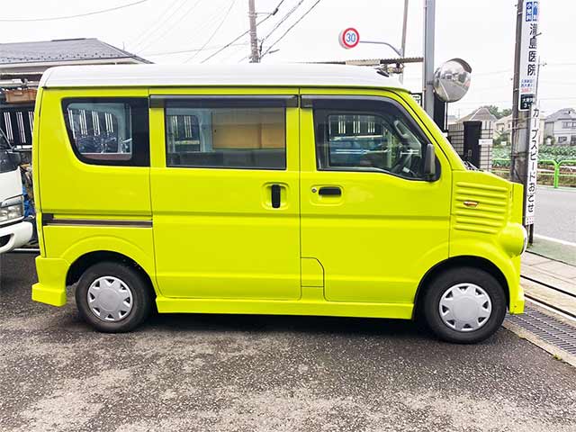 グリーンカフェ様キッチンカー 運転席側