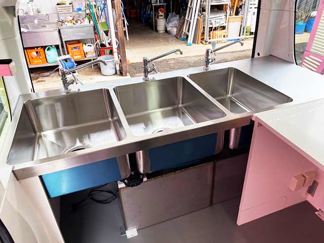 グリーンカフェ様キッチンカー 3槽シンク
