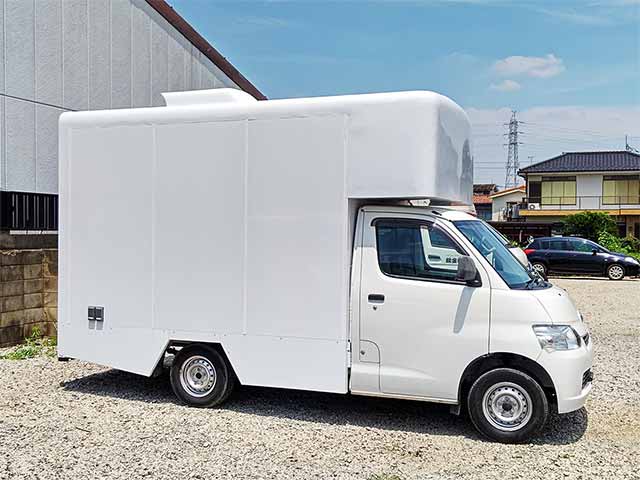 飲食店様キッチンカー 運転席側
