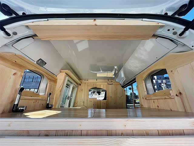 石川様キッチンカー 車両内部2