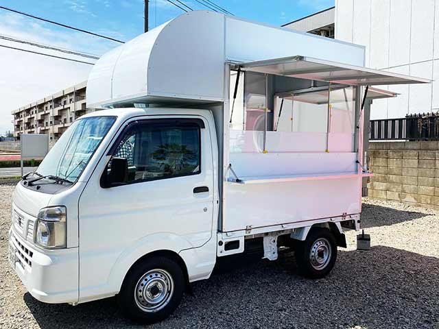 熊田様キッチンカー 販売面（オープン時）