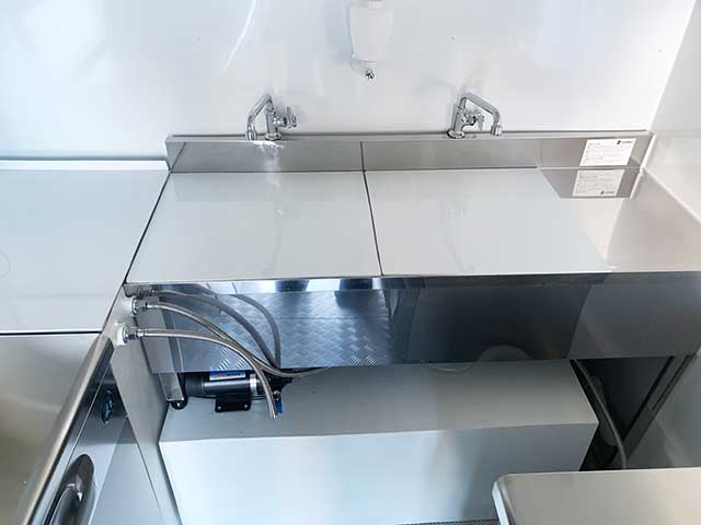 日比谷松本楼様キッチンカー 2層シンク