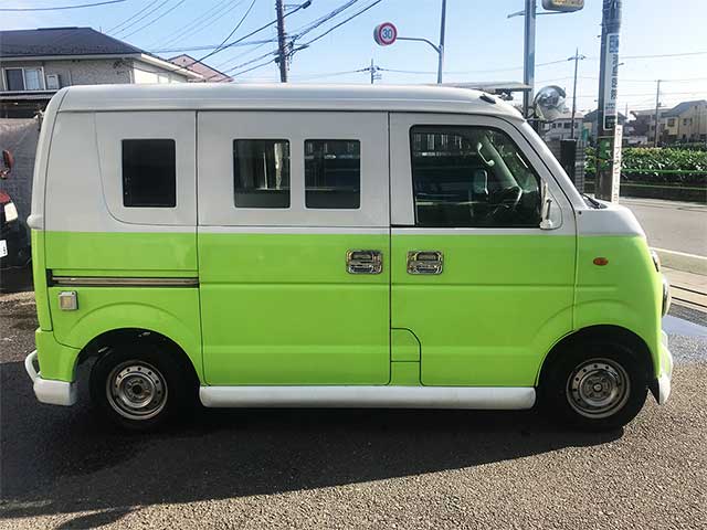 飲食店様キッチンカー　運転席側
