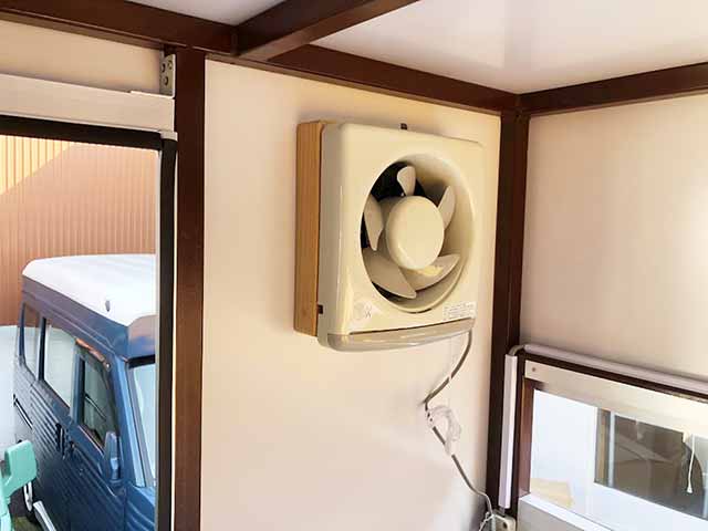 高間様キッチンカー 換気扇