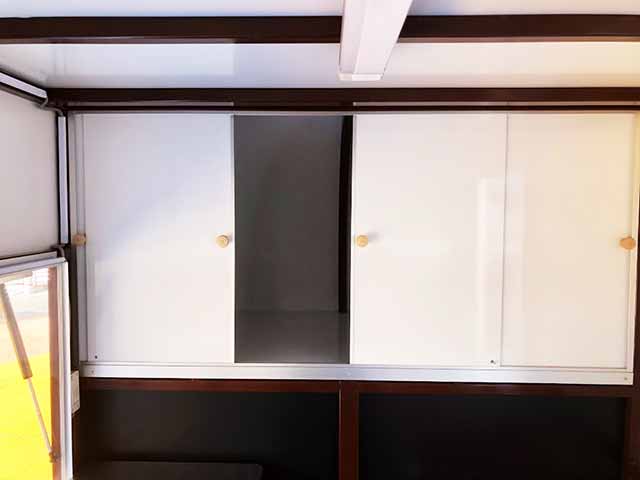 高間様キッチンカー 収納棚