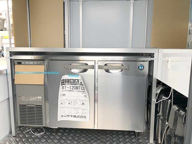 高良様キッチンカー コールドテーブル