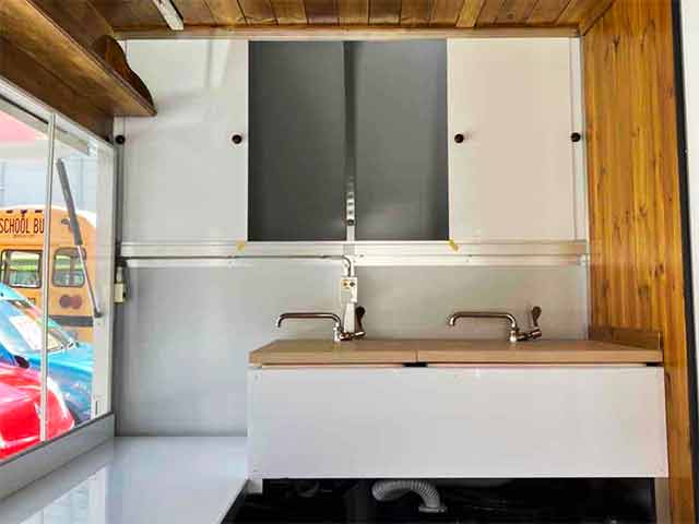 山本様キッチンカー 車両内部