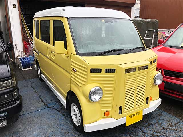 ヨガインストラクター様キッチンカー 正面