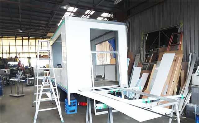 キッチンカー製作風景