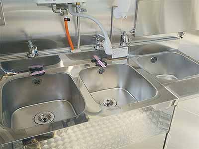 ２層シンク+手洗いシンク