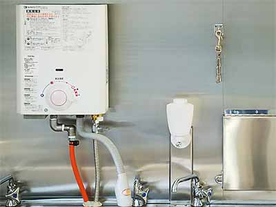 ガス湯沸かし器