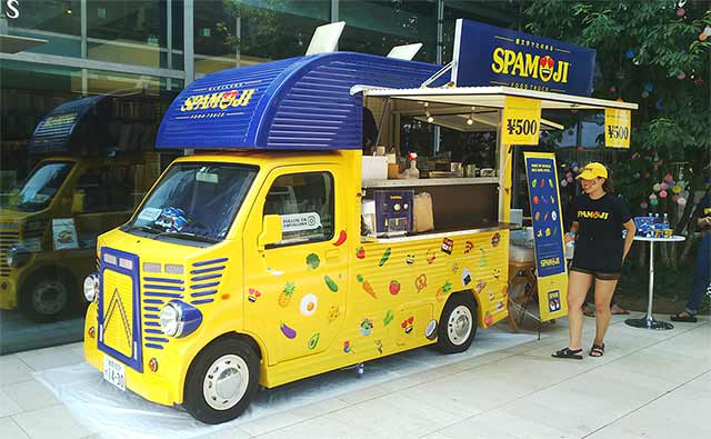 キッチンカーラッピング例